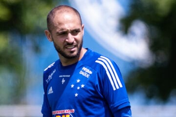 Veja detalhes do processo de Régis, que cobra R$ 577 mil do Cruzeiro