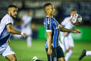 Grêmio empata com São José e perde os 100%, mas lidera o Campeonato Gaúcho