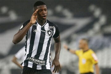 Fluminense manifesta interesse em atacante Matheus Babi, do Botafogo