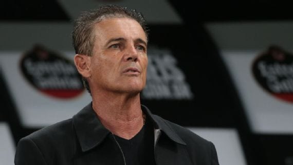 Técnico do Santo André, Paulo Roberto Santos é internado com COVID-19