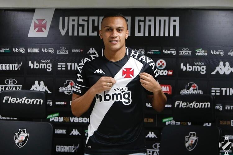 Léo Jabá é apresentado e promete muito empenho para orgulhar o pai vascaíno