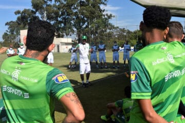 América encerra semana sem jogos com um olho no Uberlândia e outro no Galo