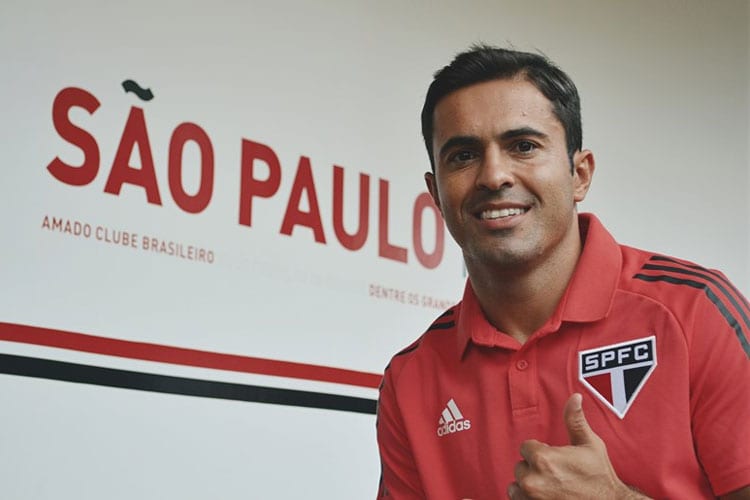 Reforço do São Paulo, Eder destaca parceria com Miranda e elogia Crespo