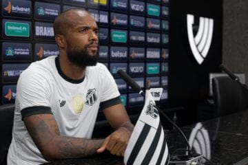 Ex-América, Messias é apresentado no Ceará e fala em ‘fazer história’