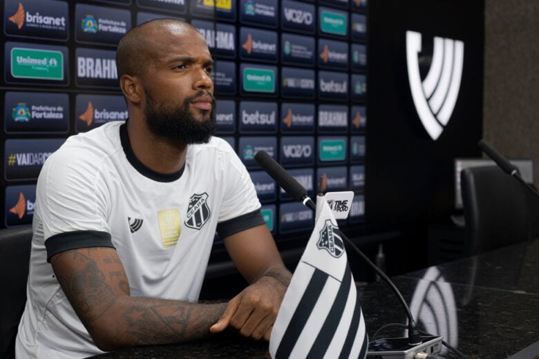 Ex-América, Messias é apresentado no Ceará e fala em ‘fazer história’