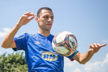 Lateral ou meio-campo? Rômulo explica como espera atuar pelo Cruzeiro