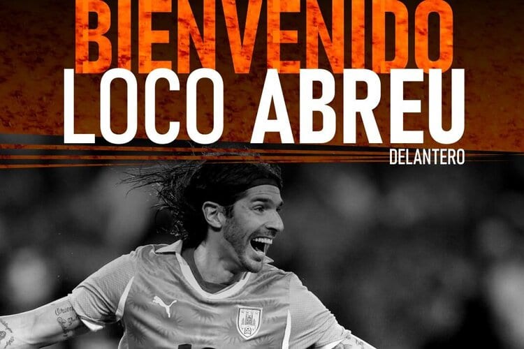 Após deixar Athletic, Loco Abreu acerta com clube de ex-jogador do Atlético