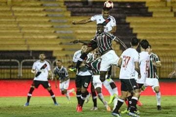 Fluminense e Vasco empatam em Volta Redonda pelo Campeonato Carioca