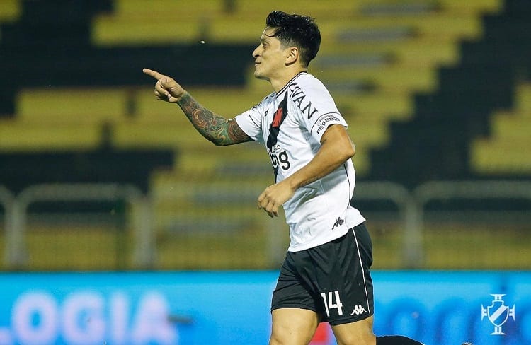 Cano comemora gol em clássico, mas lamenta chances desperdiçadas pelo Vasco