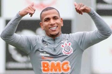 Otero, do Corinthians, recupera carro roubado e agradece mensagens de apoio