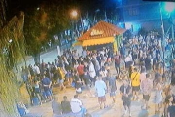 Mulher diz estar com Covid-19, cospe em policial e é presa