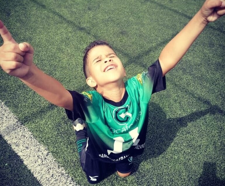 Conheça Gabrielzinho, fenômeno do futebol itabirano com apenas 7 anos