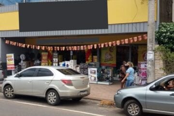 Onda roxa em Itabira: filas de banco lotadas, lojas abertas e festas com aglomerações
