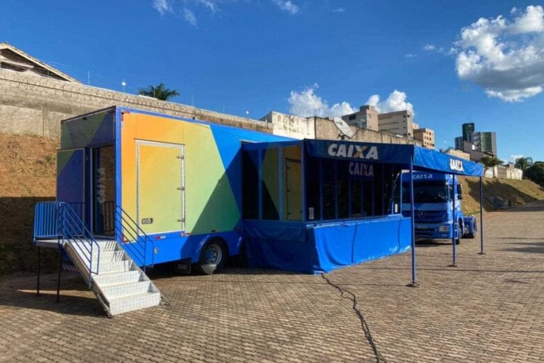 Fim das filas: agência móvel da Caixa começa a atender em Itabira