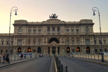 Corte italiana pede melhor proteção dos filhos de casais homossexuais