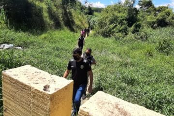 Corpo da possível vítima de homicídio é encontrado por populares no bairro Gabiroba