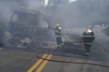 Acidente grave interdita rodovia em Nova Era; veja o vídeo