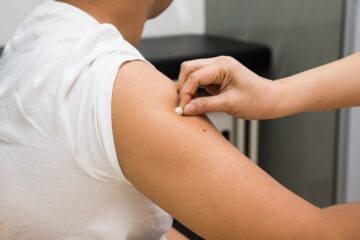 Ministério inclui pessoas com HIV na ordem prioritária de vacinação contra a Covid-19