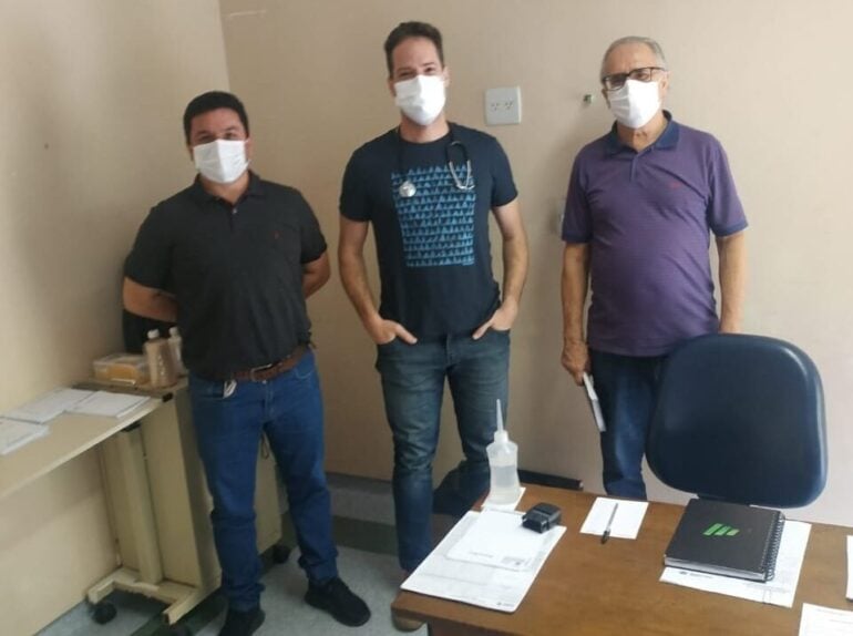 Prefeito e vice de Monlevade visitam o Centro de Referência de Covid-19