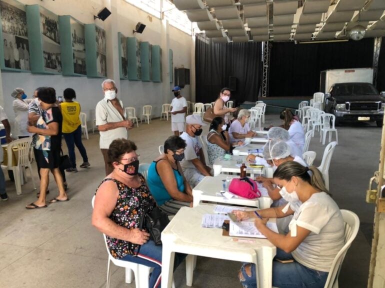 Vacinação: Monlevade aplicou 2270 primeiras doses em idosos no sábado