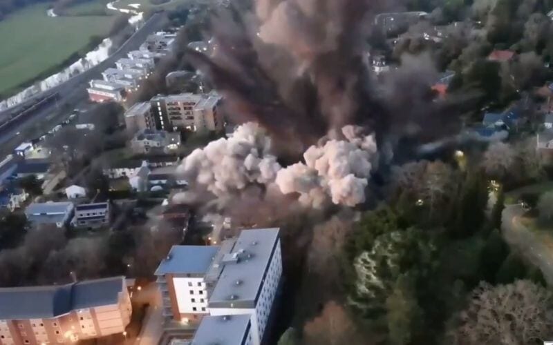 Bomba da Segunda Guerra é detonada no Reino Unido; veja o vídeo