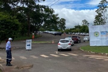 Jovens de 19 anos vacinam contra a Covid-19 em Itabira