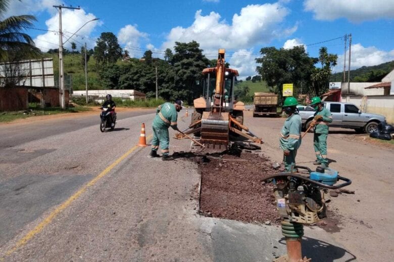 Operação tapa-buracos já alcança 39 bairros de Itabira