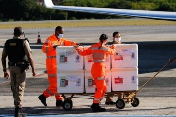 Estado distribui 542.550 doses de vacina contra covid-19 às 28 Regionais de Saúde