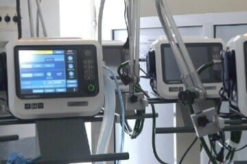 Santa Maria de Itabira recebe itens hospitalares e respirador da FIEMG