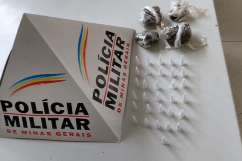 PM apreende pinos de cocaína em residência de adolescente