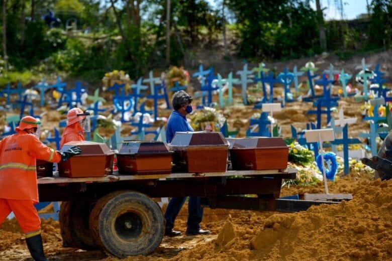 Desesperador: Brasil chega aos 300 mil mortos por coronavírus
