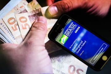 Governo concede entrevista sobre pagamento do auxílio emergencial
