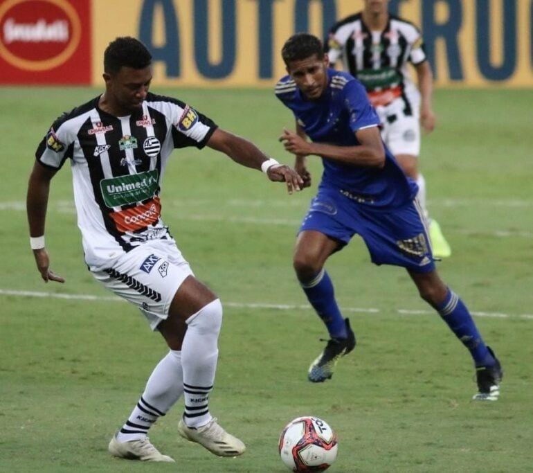 Atacante itabirano se destaca no Athletic, surpresa do Campeonato Mineiro
