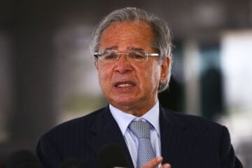 Com vacinação, Brasil terá novo horizonte em 60 dias, diz Guedes