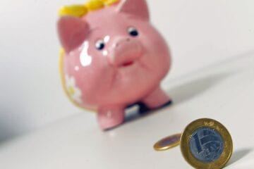Poupança tem maior retirada líquida em fevereiro em cinco anos