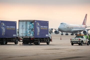 Fiocruz recebe insumos para produção de vacina da Oxford/AstraZeneca