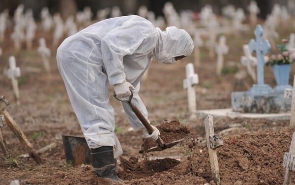 Covid: universidade dos EUA diz que Brasil pode ter 562,8 mil mortes até julho
