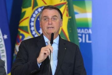 Médicos descartam cirurgia, mas Bolsonaro segue sem previsão de alta