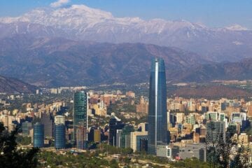 Mesmo aplicando 200 mil doses diariamente, Chile anuncia lockdown