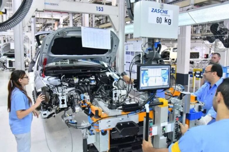 Com agravamento da pandemia, Nissan e Toyota suspendem atividades