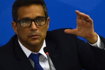 Presidente do BC diz que alta da inflação é temporária