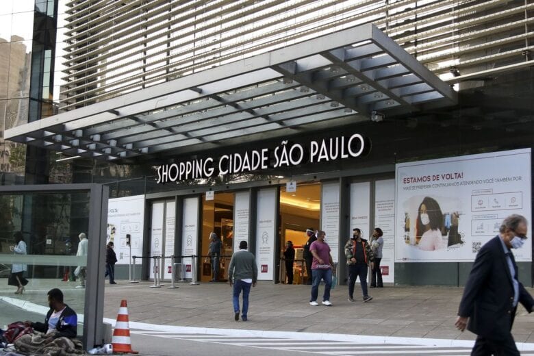 Comércio paulista cria 23,5 mil novos postos de trabalho em julho