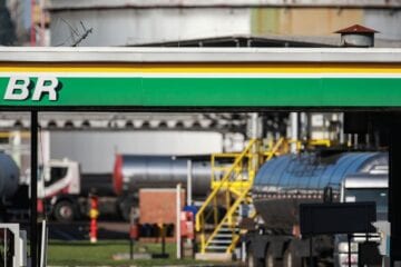 Preço do diesel cai R$ 0,18 nas distribuidoras, nesta quinta-feira