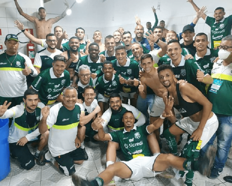 Caldense tira onda após vencer Cruzeiro, América e Atlético no Mineiro