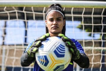 Cruzeiro anuncia a contratação da goleira Taty Silva para a equipe feminina