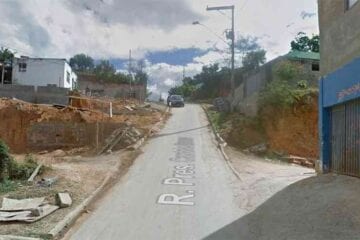 Motorista de aplicativo é morto a tiros e passageiros furtam pertences dele