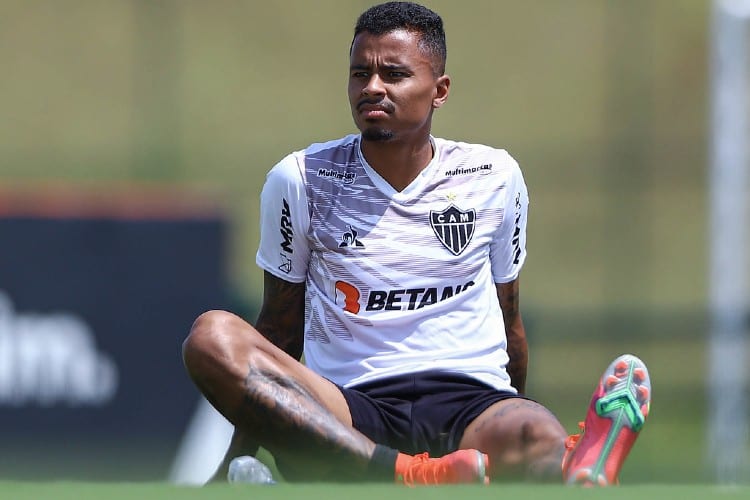 Allan descarta favoritismo do Atlético no clássico contra Cruzeiro