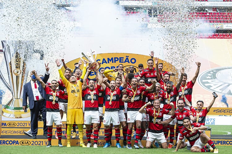 Supercopa: Flamengo é bicampeão em jogo eletrizante contra o Palmeiras