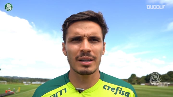 Raphael Veiga vê Palmeiras pilhado antes de decisão da Recopa