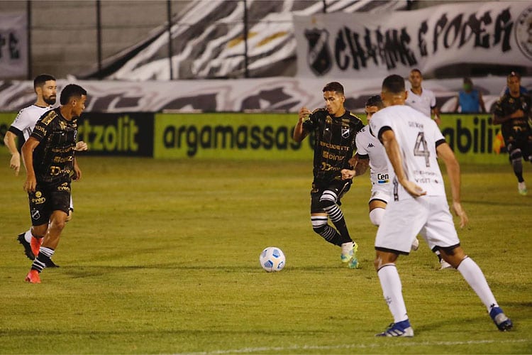 Botafogo arranca empate no fim, mas é eliminado pelo ABC nos pênaltis